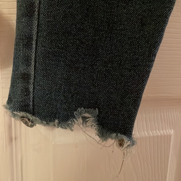 Distressed denim skinnys - Picture 2 of 5